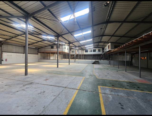 1,800M² WAREHOUSE TO LET IN WADEVILLE
